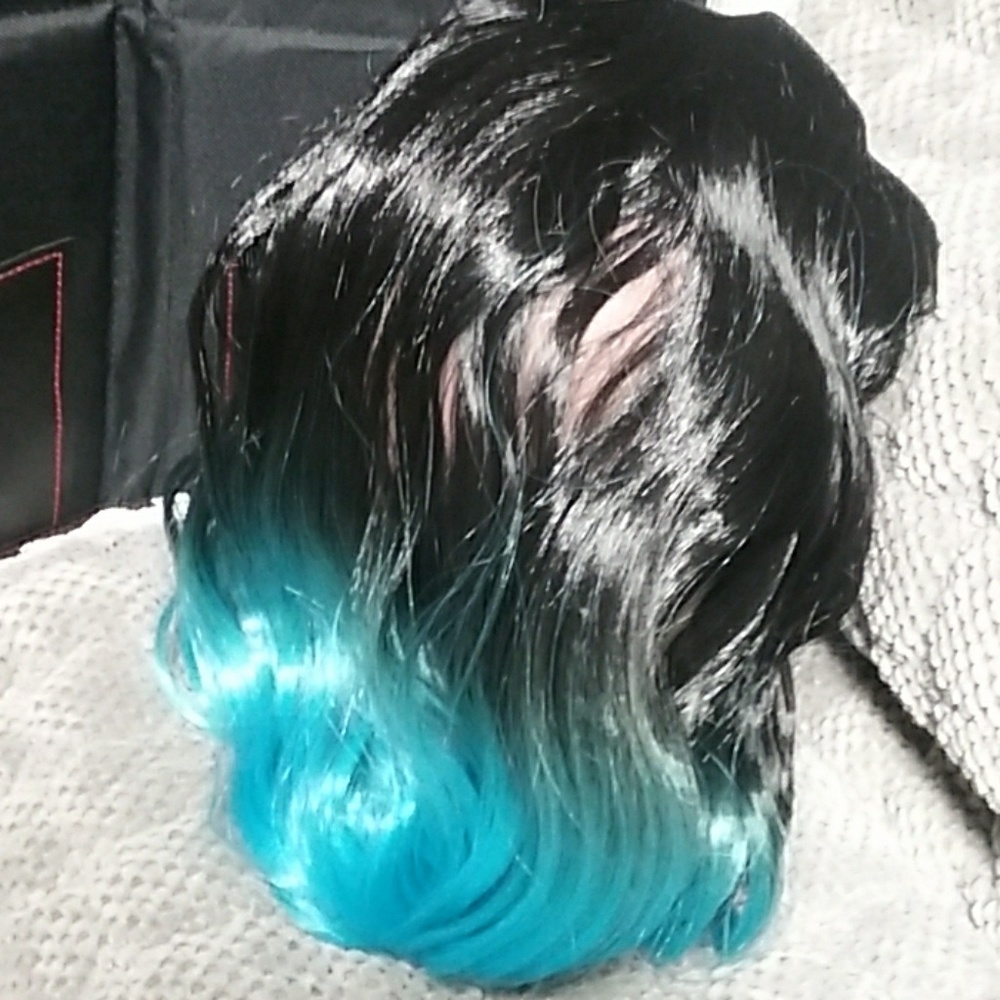 CLIP ON HAIR EXTENSION